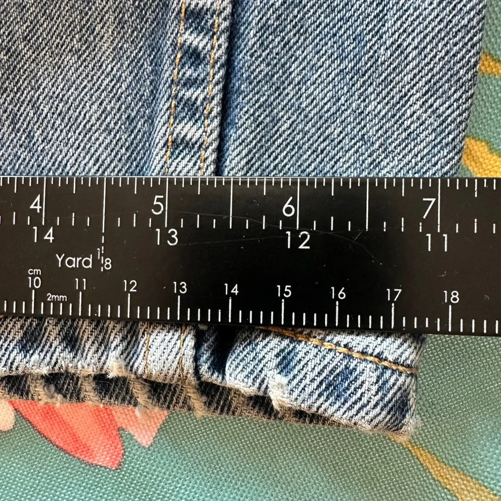 VTG Levi Strauss 550 Jeans Women 14 MIS M Relaxed Light Wash Blue Denim GUC